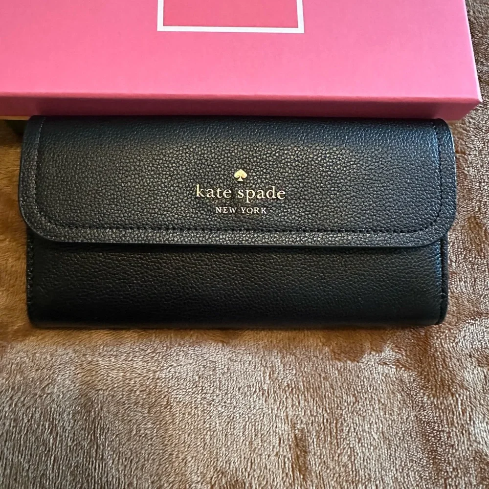KATE SPADE - LARGE PEBBLED LEATHER WALLET - NWT